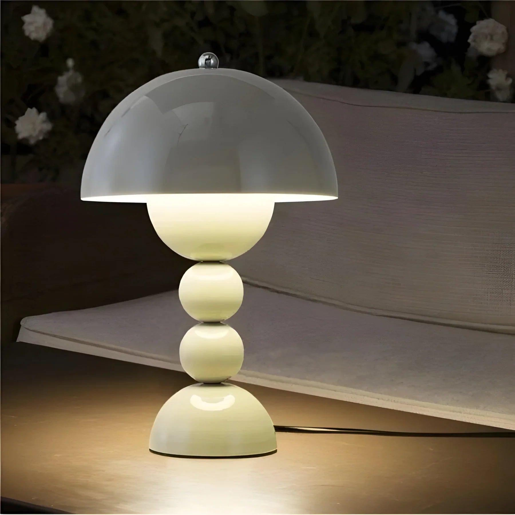 BowLift | Modern Table Lamp in Scandinavian Design with Gold Accents