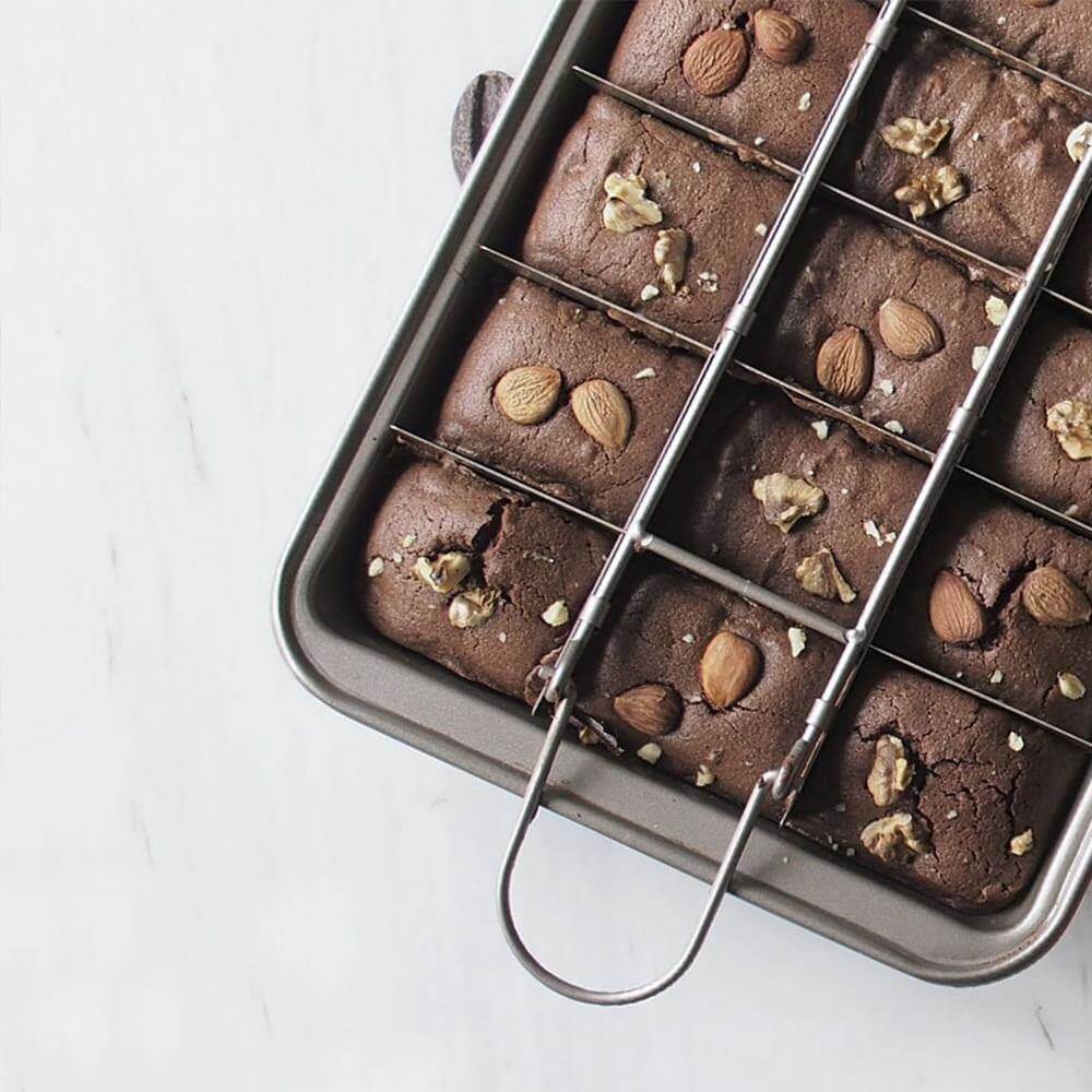 BowLift | 18 Cavity Non-Stick Professional Cake Mold