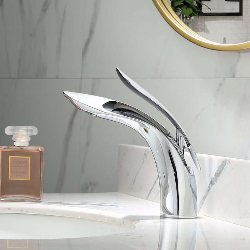 BowLift | Luxurious modern bathroom faucet