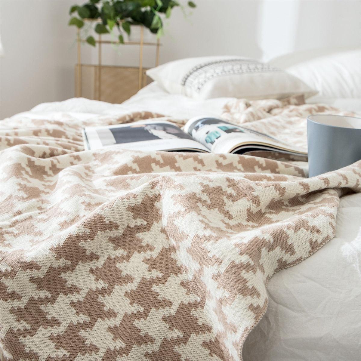 BowLift | PlaidLuxe Houndstooth Throw Blanket | Checked Design | Soft & Cozy | Various Sizes