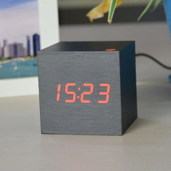 BowLift | Digital Clock Cube in Modern Wood Design