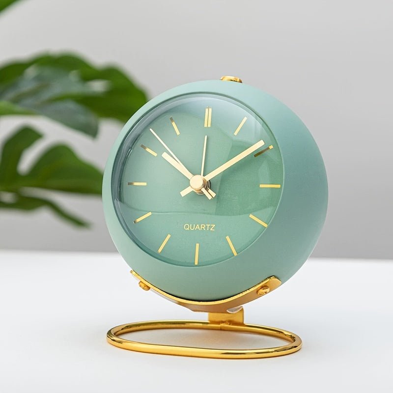 BowLift | Buzzley Retro Silent Alarm Clock – Vintage Metal Analogue Clock with Night Light
