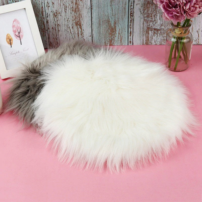 BowLift | Faux Fur Round Seat Cushion