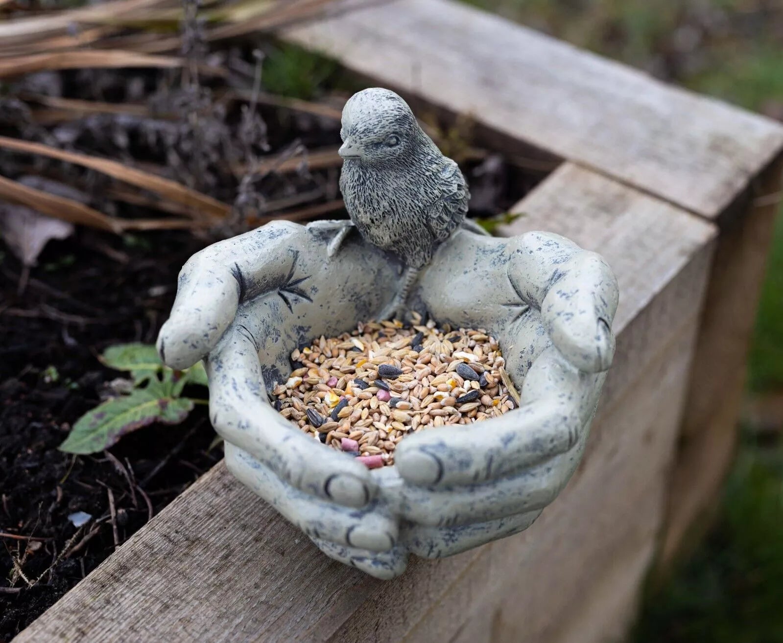 BowLift | BirdHaven – Symbolic Bird Feed Handcrafted from Resin