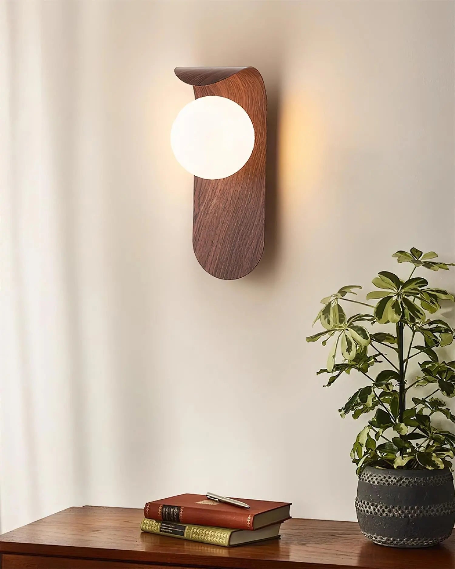 BowLift | Carlyle Wall Lamp | Stylish Modern Lighting for Any Room