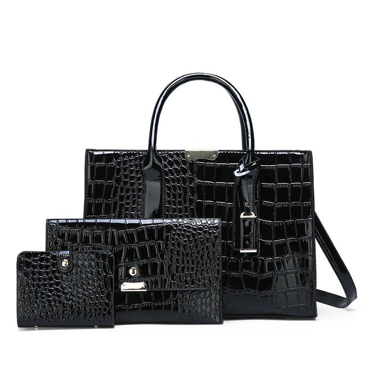 BowLift | Bag with crocodile embossing.
