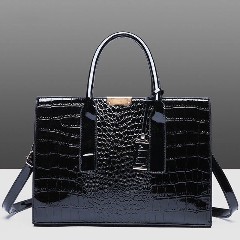 BowLift | Bag with crocodile embossing.