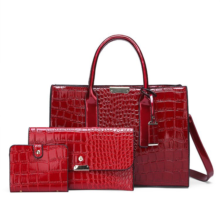 BowLift | Bag with crocodile embossing.