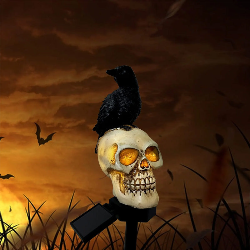 BowLift | Crow skull solar lamp for the garden