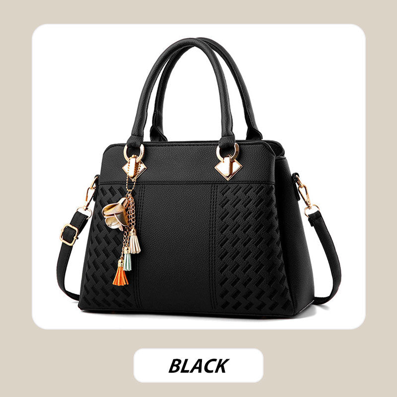 BowLift | Elegant women's bag with tassel pendant