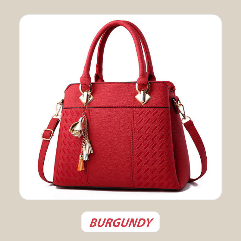 BowLift | Elegant women's bag with tassel pendant