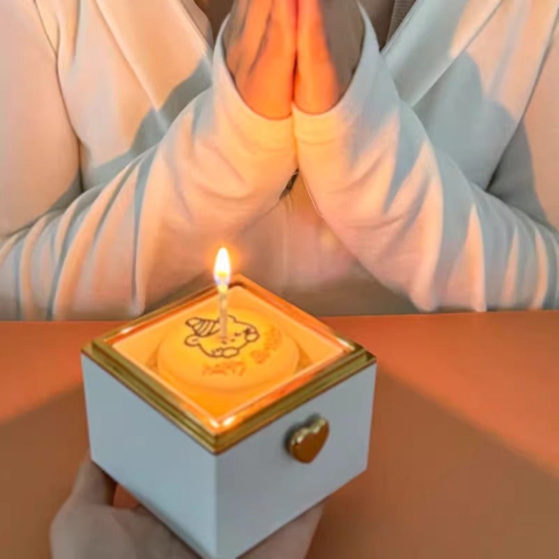 BowLift | Creative sweet bear cake rotating ring box