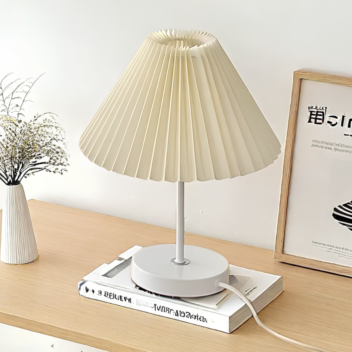 BowLift | Pleatique Table Lamp