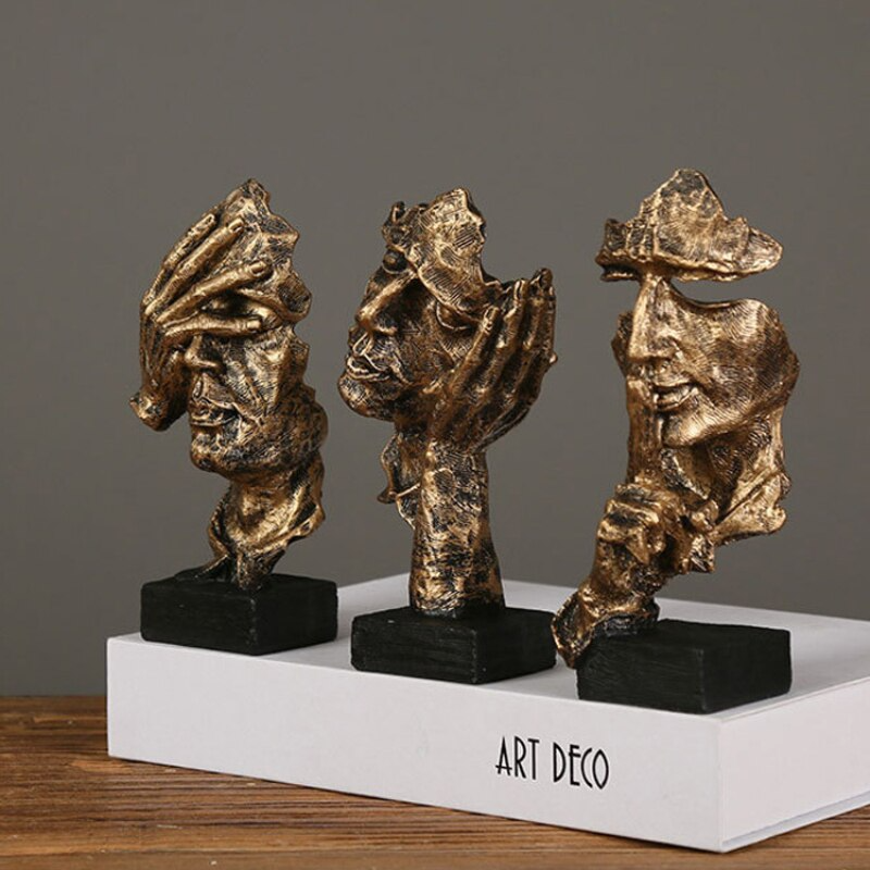 BowLift | Three monkeys with a message – a sculpture full of meaning
