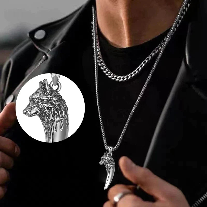 BowLift | Wolf's Head Necklace made of Titanium Steel