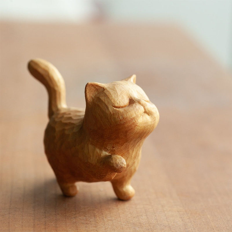 BowLift | Small cute wooden cat