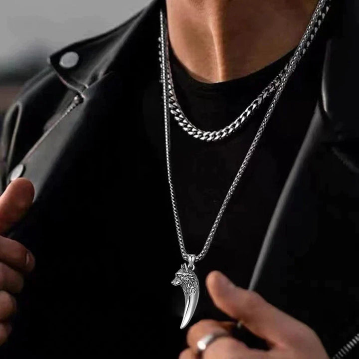 BowLift | Wolf's Head Necklace made of Titanium Steel