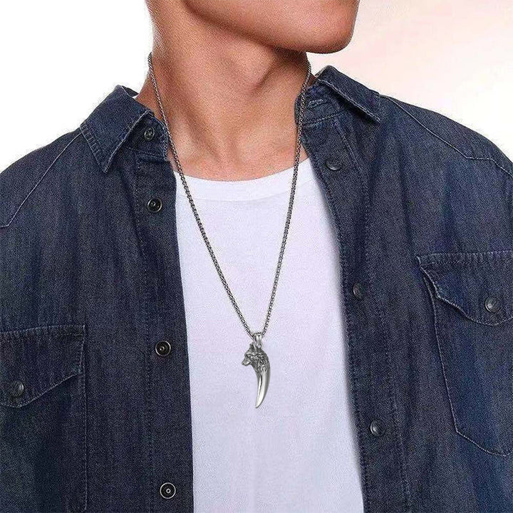 BowLift | Wolf's Head Necklace made of Titanium Steel