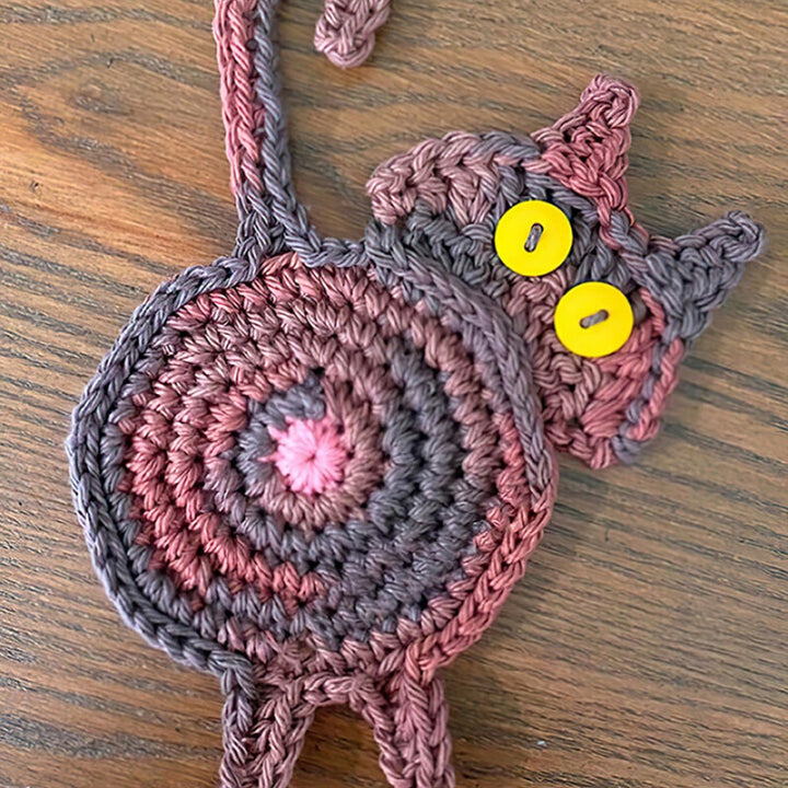 BowLift | Sweet knitted kitten butt coasters