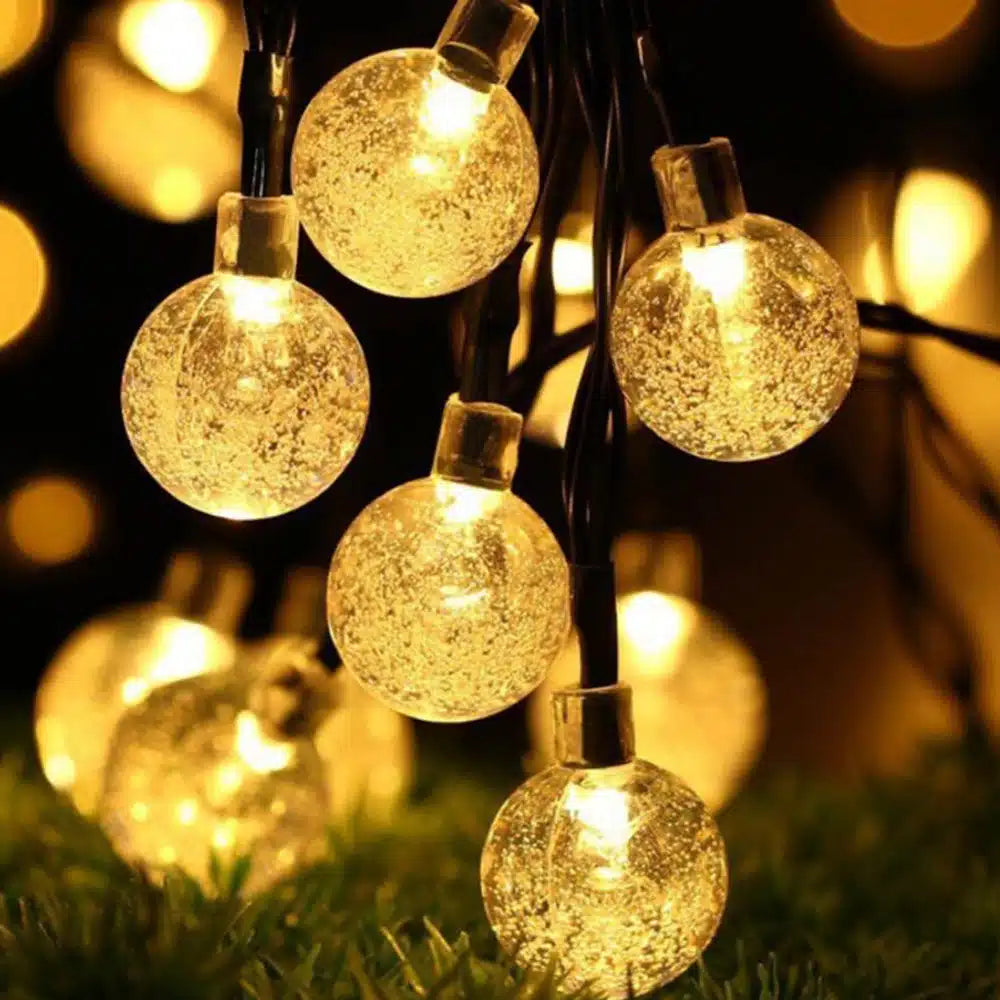 String lights with 30 balls – Charging via solar panel | Bowlift