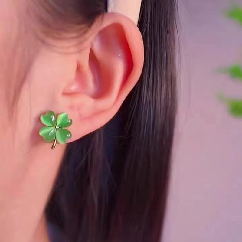BowLift | Heart-shaped Opal Lucky Four Leaf Clover Earrings