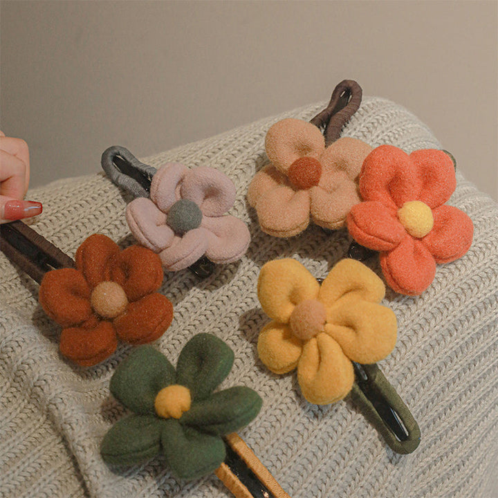 Elegant Plush Flower Hairpins Bowlift