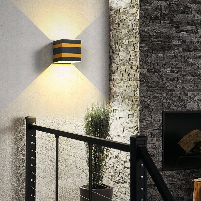 Outdoor Minimalist Square Cube Aluminum Waterproof LED Wall Sconce Lamp | Bowlift