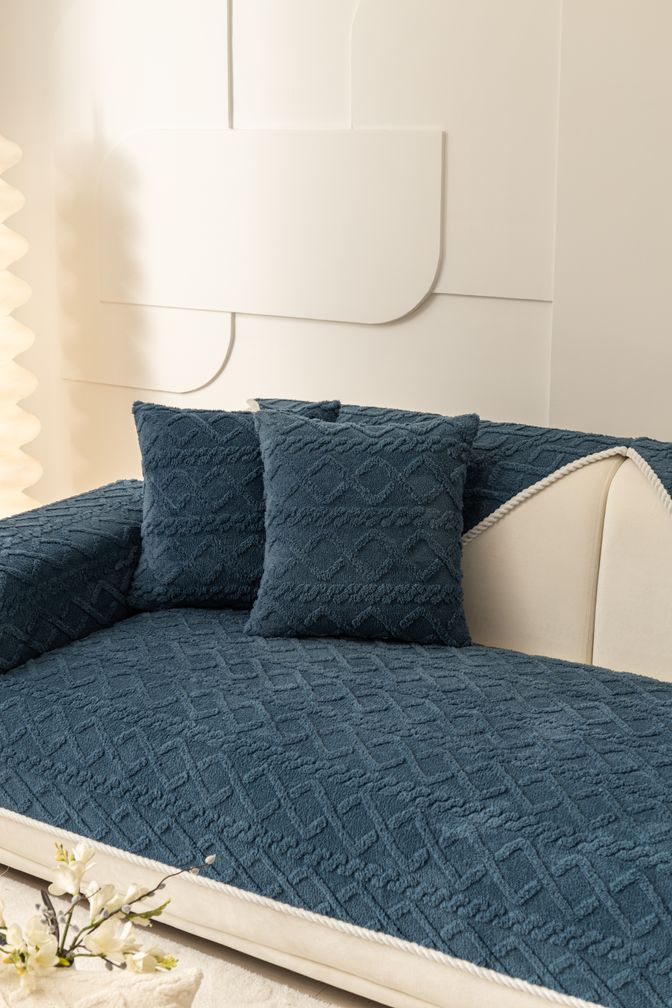 BowLift | Classic One-Piece Sofa Slipcover