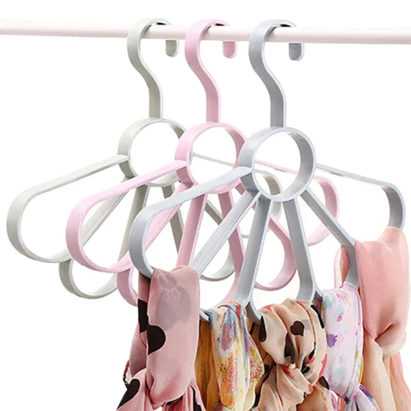 PETAL SHAPE CREATIVE SCARF HANGERS  Bowlift