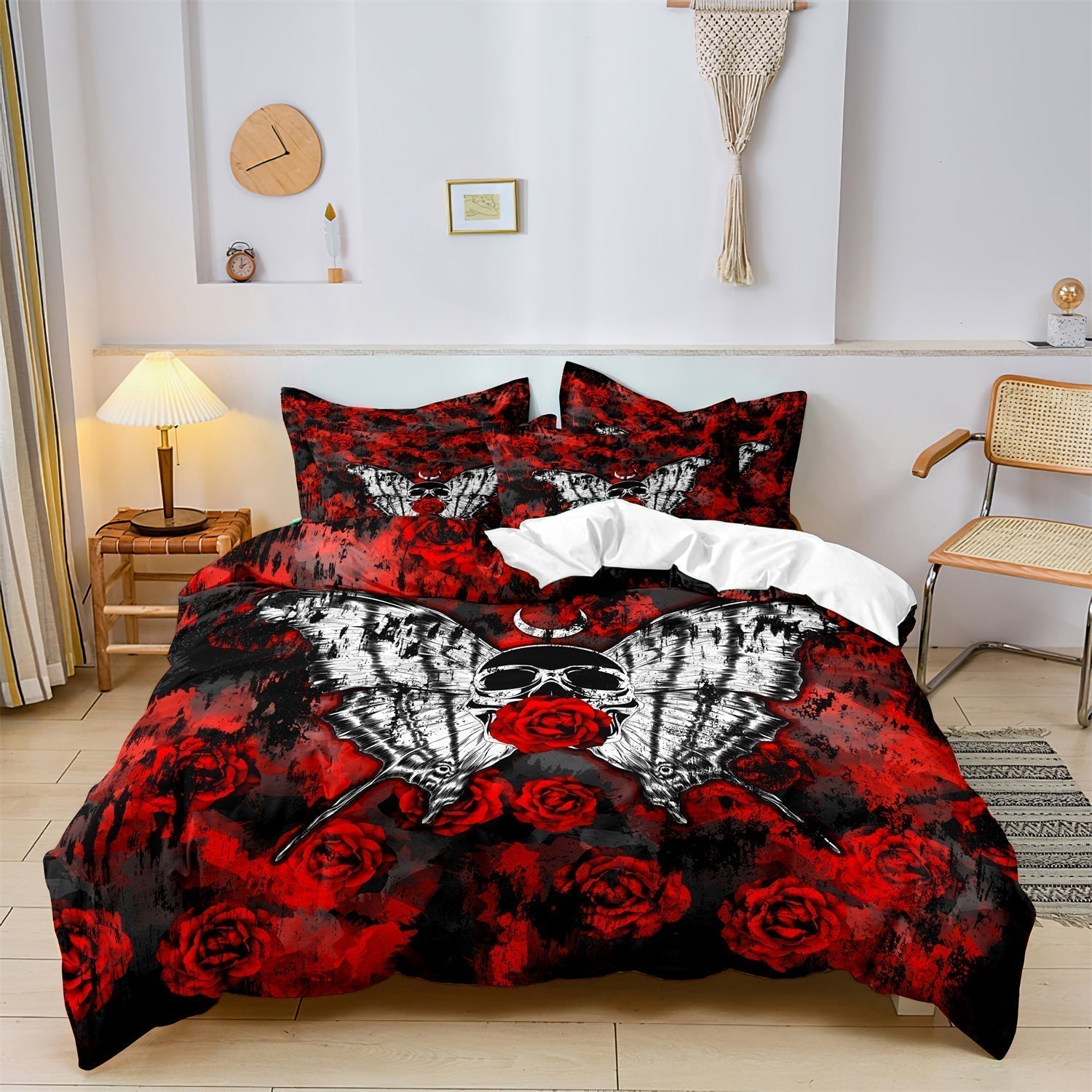 BowLift | GothicLuxe - Skull & Rose-Themed Bed Set