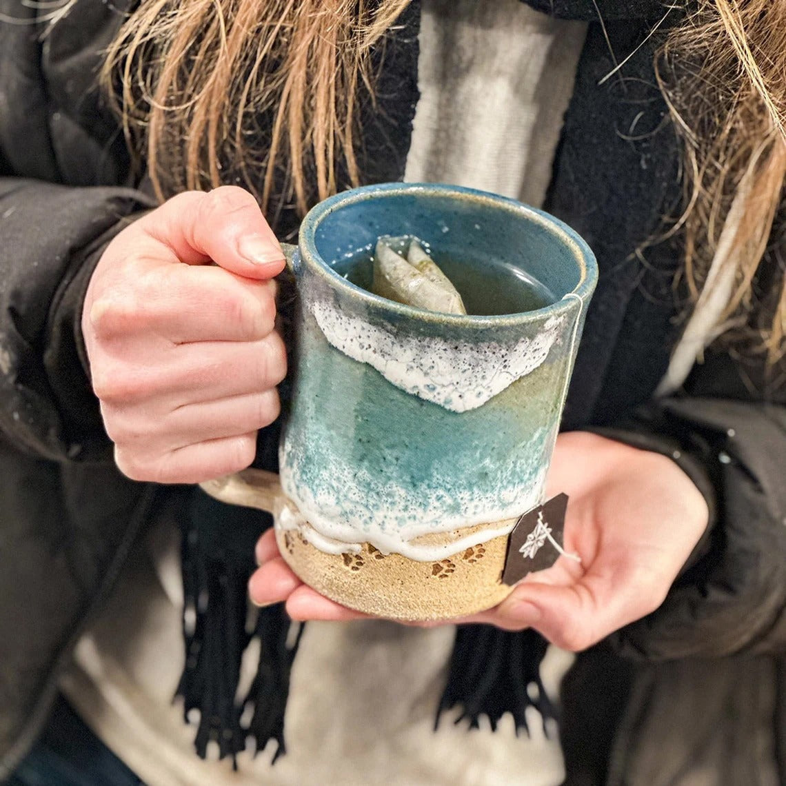 BowLift | Paw Print Ocean Shoreline Mug