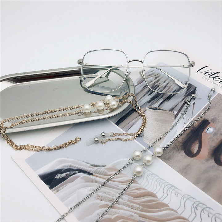 Elegant Pearl-Linked Eyewear Chain Bowlift