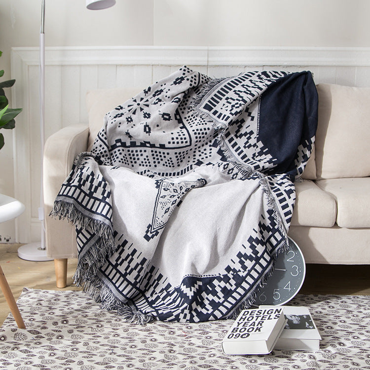 Decorative Geometric Throw Blanket
