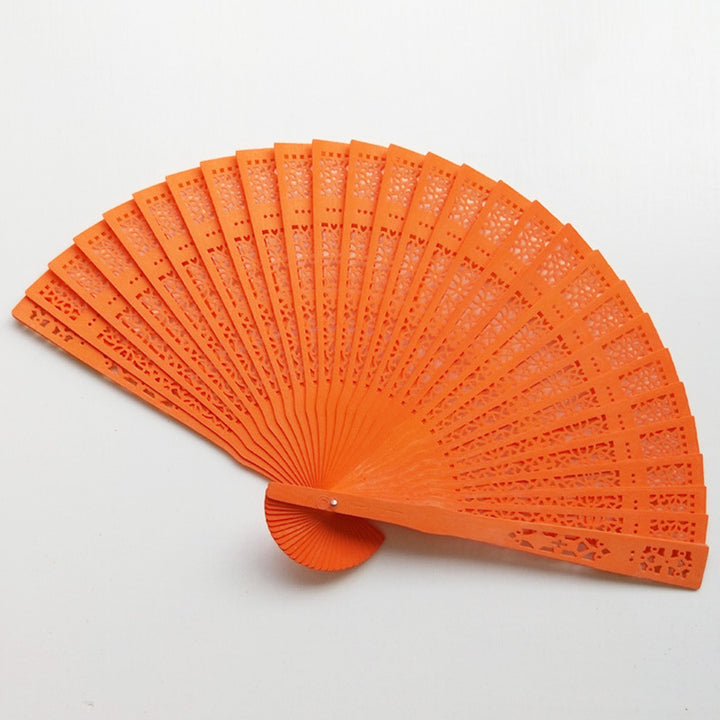 Women's handcrafted fan Bowlift