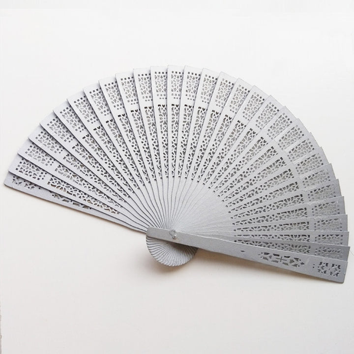 Ladies elegant and artful fan Bowlift