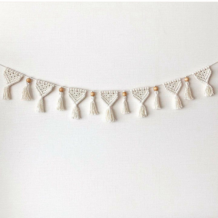 Macramé Decorative Wall Garland Bowlift