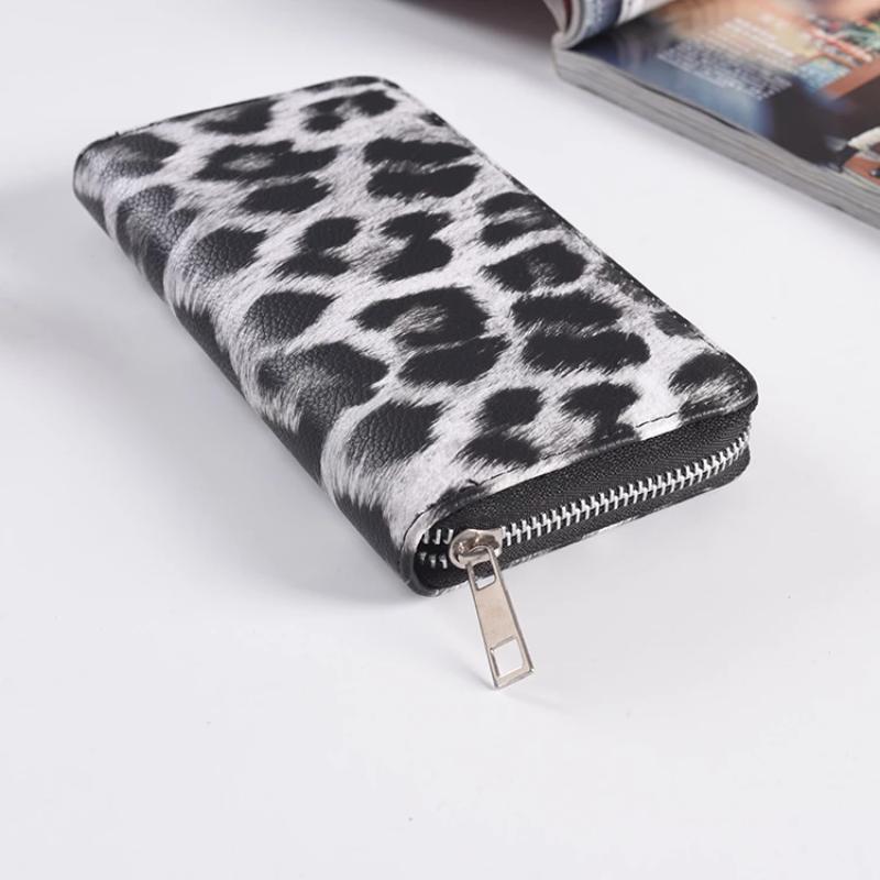 Classic wallet with leopard pattern for women | Bowlift
