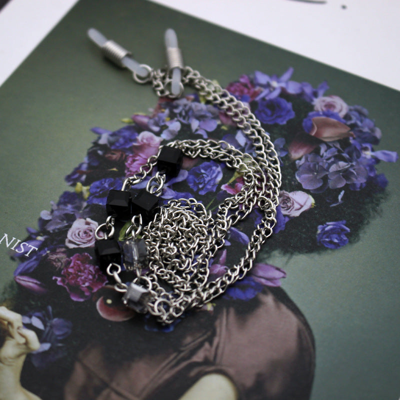 Fashionable glasses holder chain with elegant details Bowlift