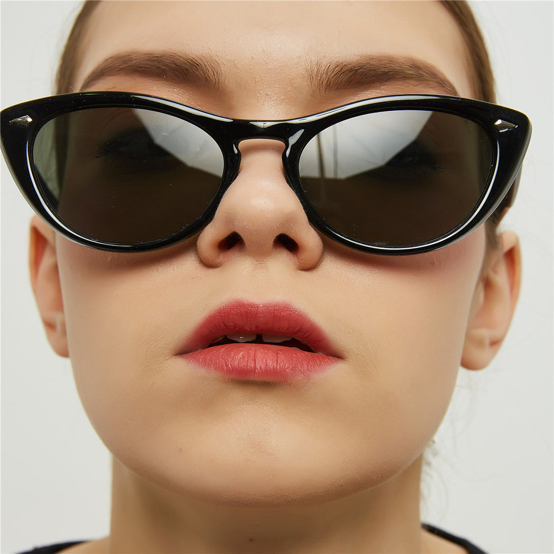 Women's Cat-Eye Sunglasses with Fashionable Design and UV Protection Bowlift
