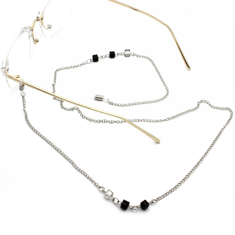 Fashionable glasses holder chain with elegant details Bowlift