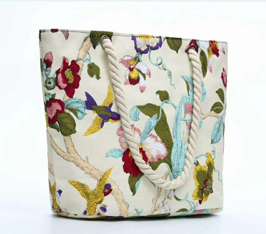 Elegant Beach Bag with Floral Embroidery Design Bowlift
