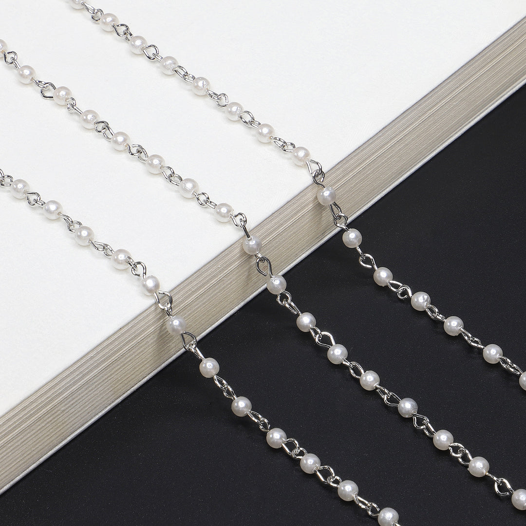Elegant Pearl Eyewear Chain Bowlift