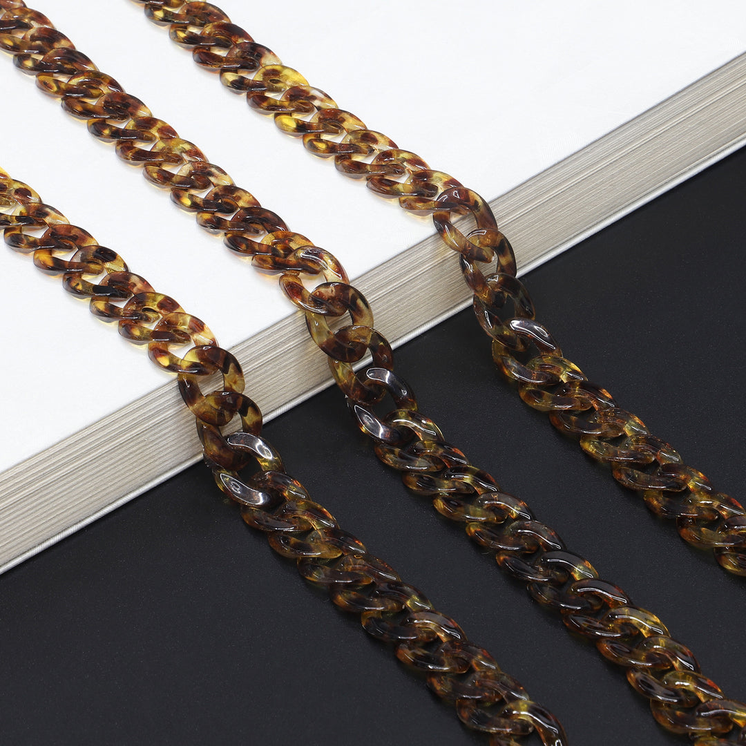 Chunky Resin Eyewear Chain Bowlift