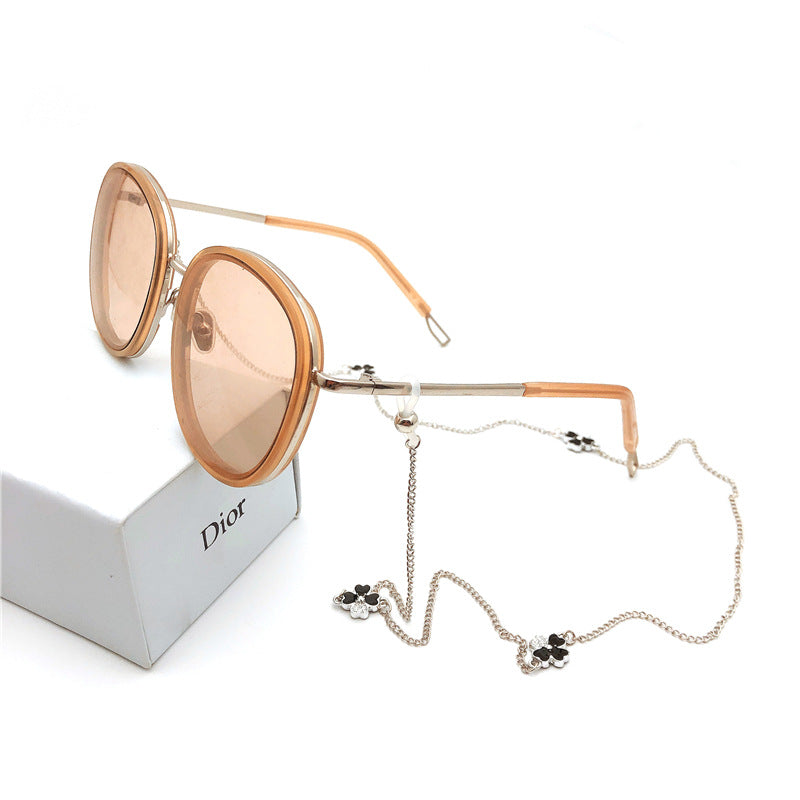 Elegant Floral Charm Eyewear Chain Bowlift