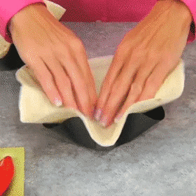 Petal Shape Carbon Steel Baking Bowl | Bowlift