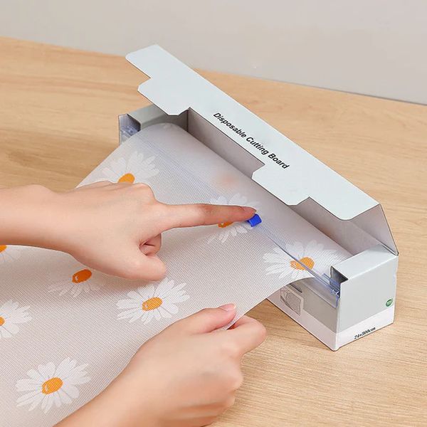 BowLift | Disposable cutting board paper