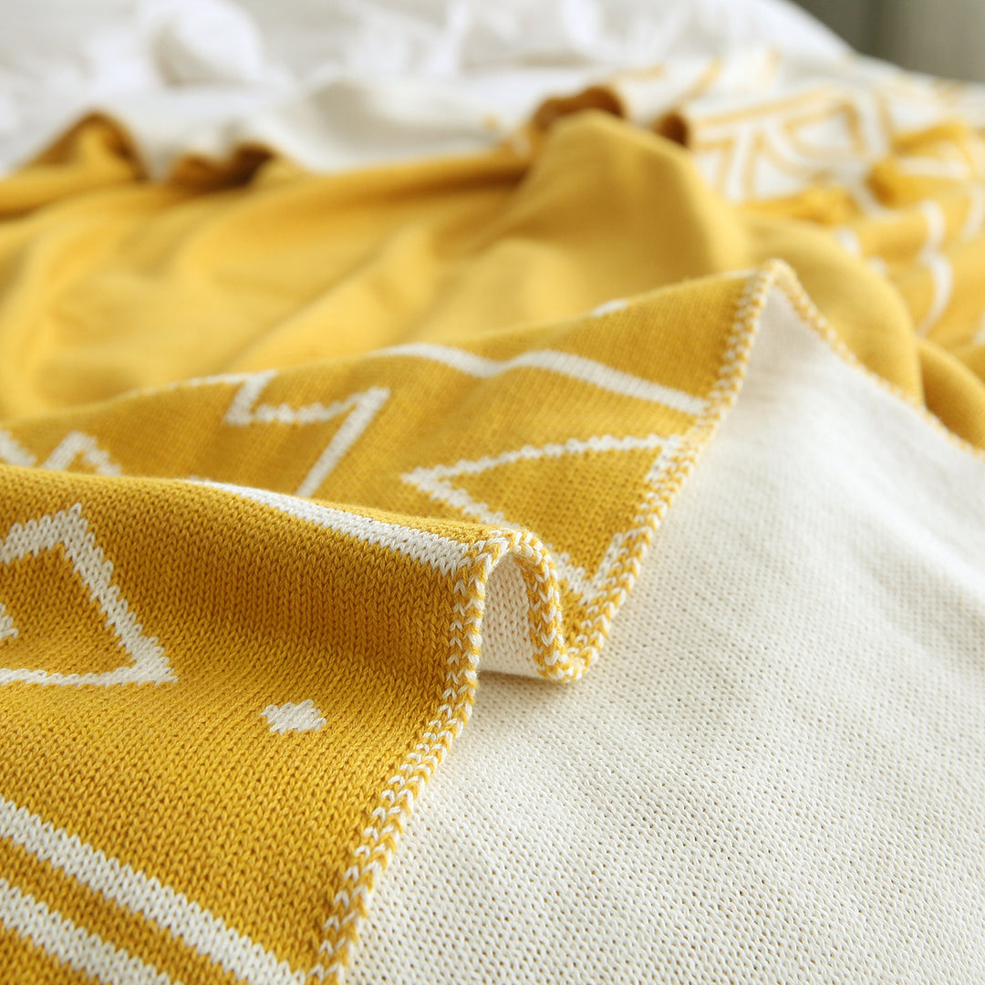 Women Cozy Knit Blanket with Modern Patterns Bowlift