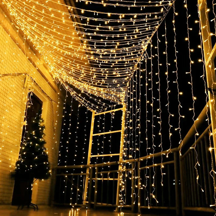 LED curtain light for outdoors – Waterproof fairy lights for garden, balcony, and terrace | Bowlift