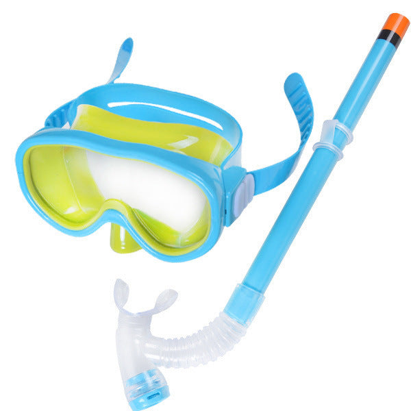 Snorkel mask with ergonomic fit and anti-fog technology Bowlift