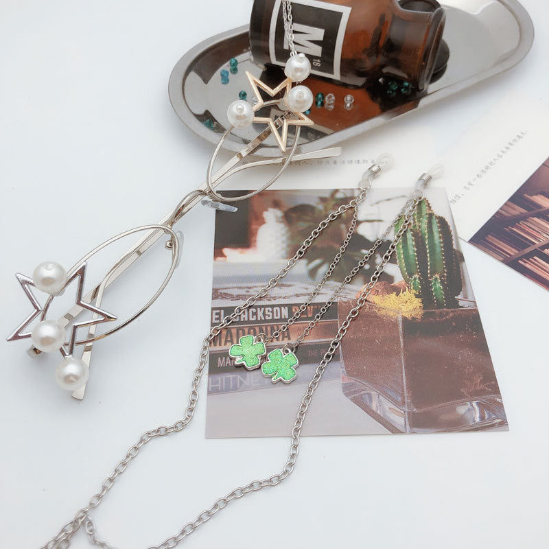 Clover Pendant Necklace Bowlift